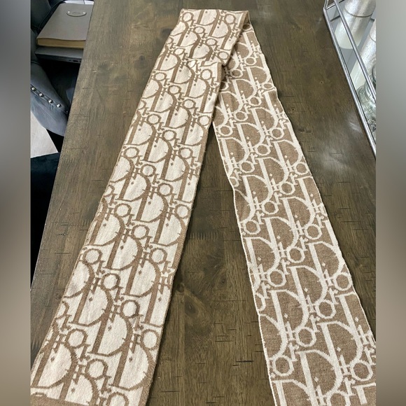 Christian Dior Wool Scarf! - Picture 1 of 7